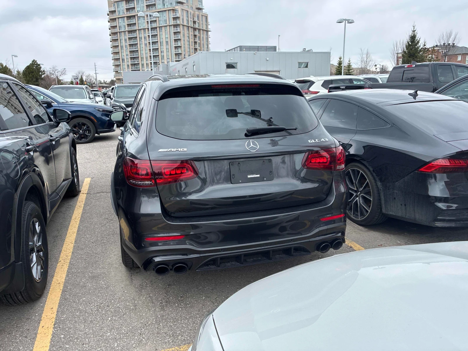 Mercedes-Benz GLC 43 AMG AMG * ДИГИТАЛНО ТАБЛО * ПОДГРЕВ * BURMESTER * , снимка 3 - Автомобили и джипове - 54139128