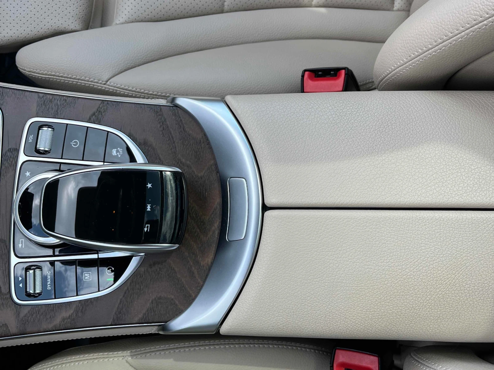 Mercedes-Benz GLC 300 ПОДГРЕВ * ПАНОРАМА * 360 * 2 КЛЮЧА * CARFAX, снимка 17 - Автомобили и джипове - 54709035