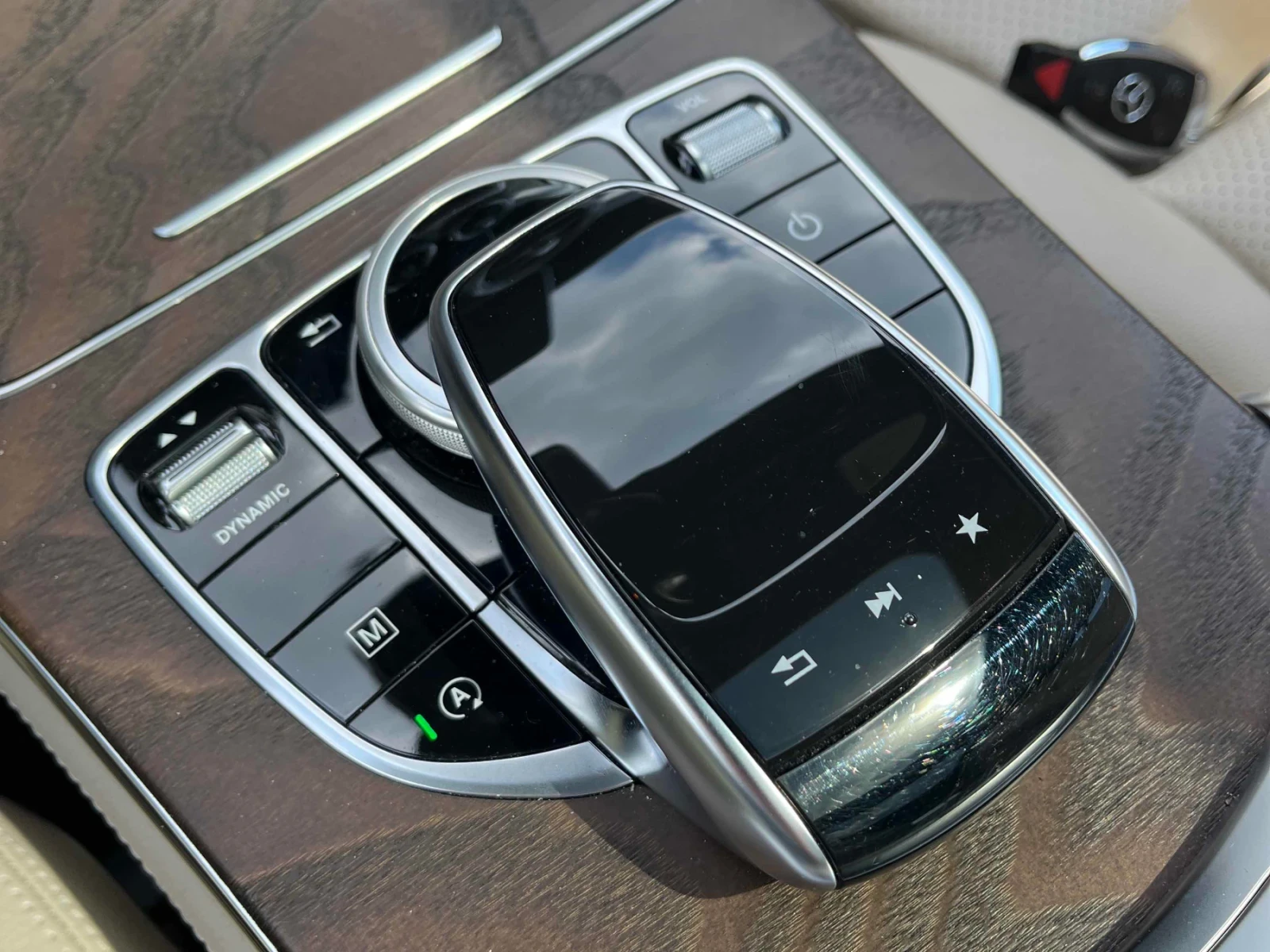 Mercedes-Benz GLC 300 ПОДГРЕВ * ПАНОРАМА * 360 * 2 КЛЮЧА * CARFAX, снимка 7 - Автомобили и джипове - 54709035