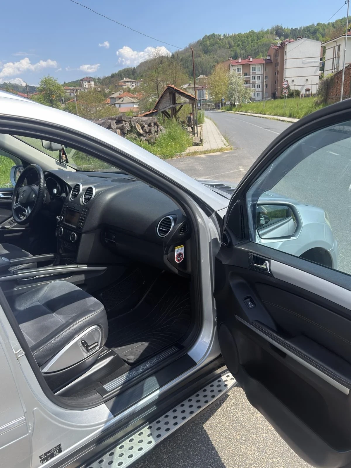 Mercedes-Benz ML 320, снимка 15 - Автомобили и джипове - 54830708