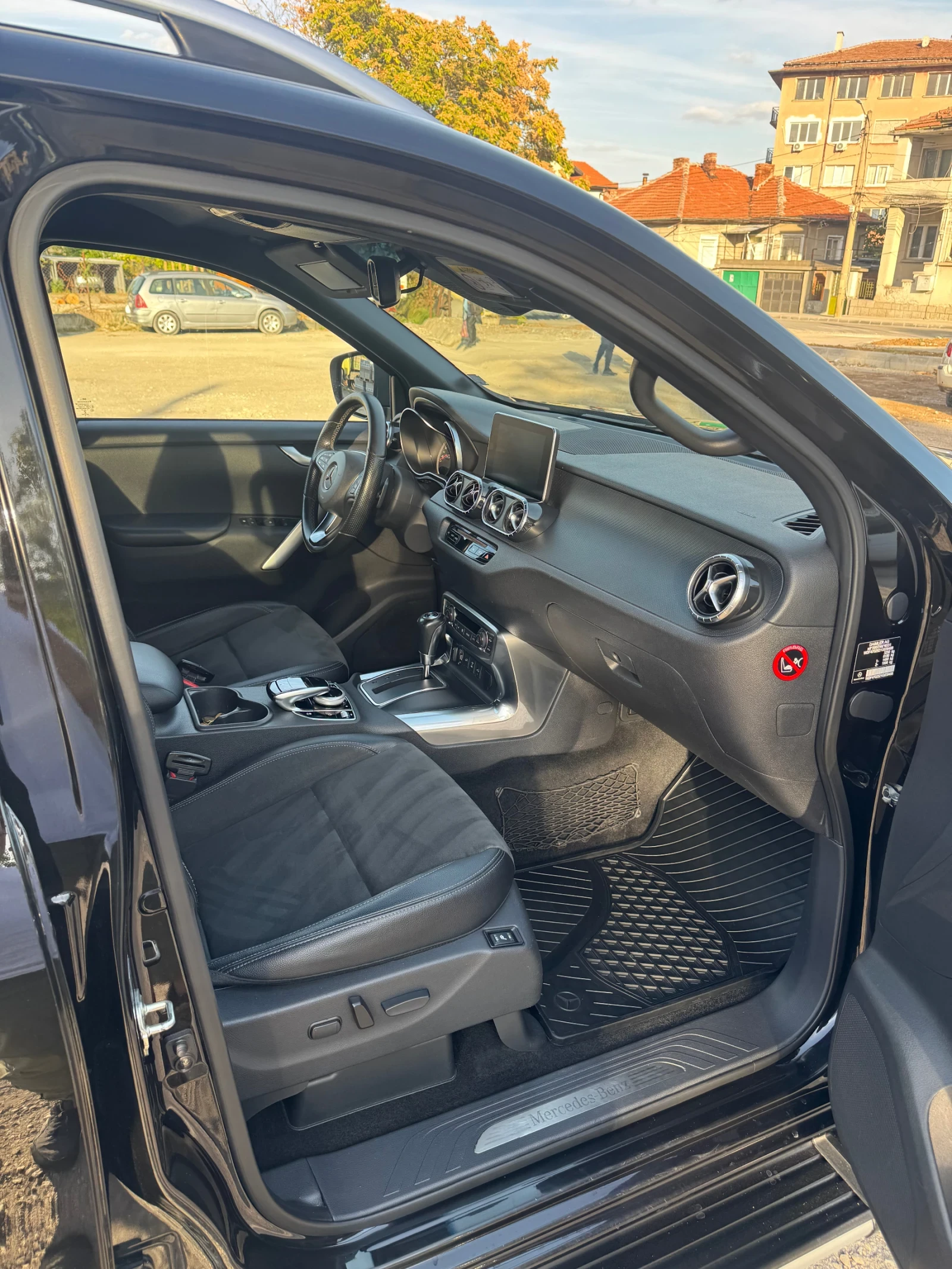 Mercedes-Benz X-Klasse, снимка 8 - Автомобили и джипове - 56330311