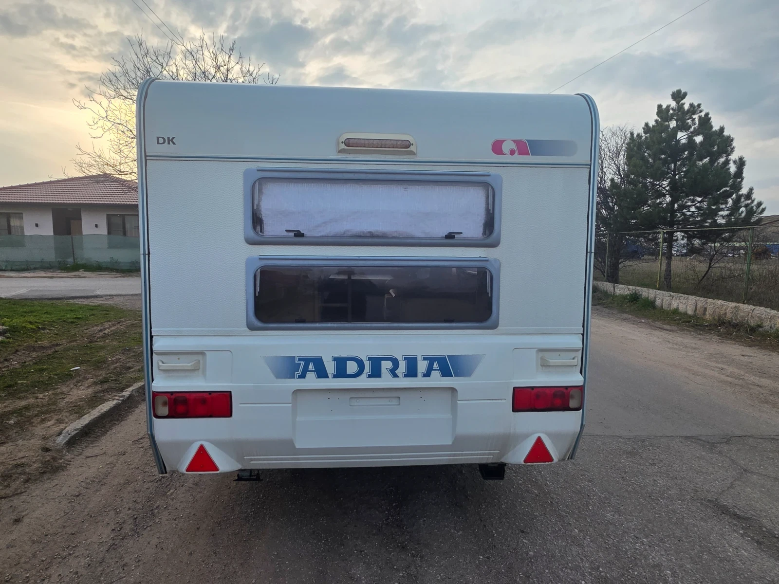 Каравана Adria Altea 502 DK, снимка 4 - Каравани и кемпери - 53919138