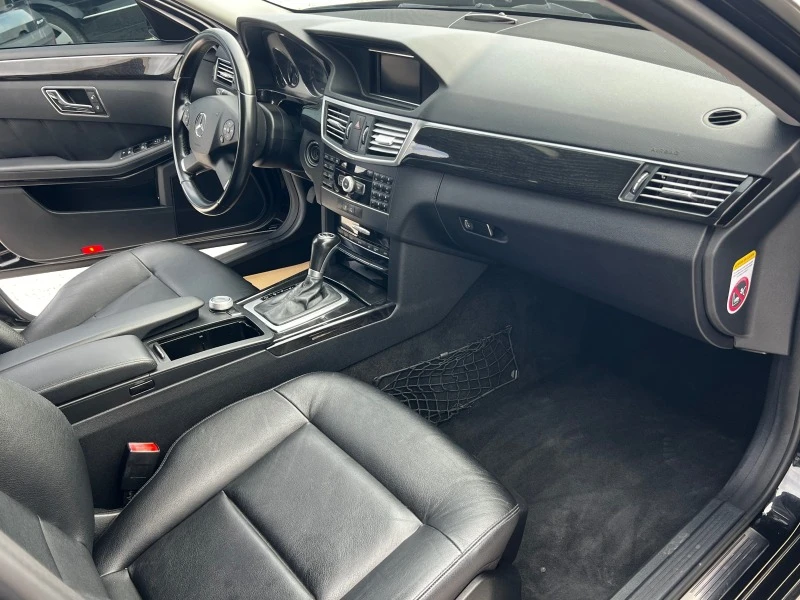 Mercedes-Benz E 220 CDI Avantgarde, снимка 9 - Автомобили и джипове - 46524288