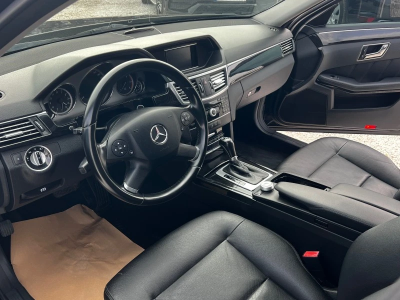 Mercedes-Benz E 220 CDI Avantgarde, снимка 8 - Автомобили и джипове - 46524288