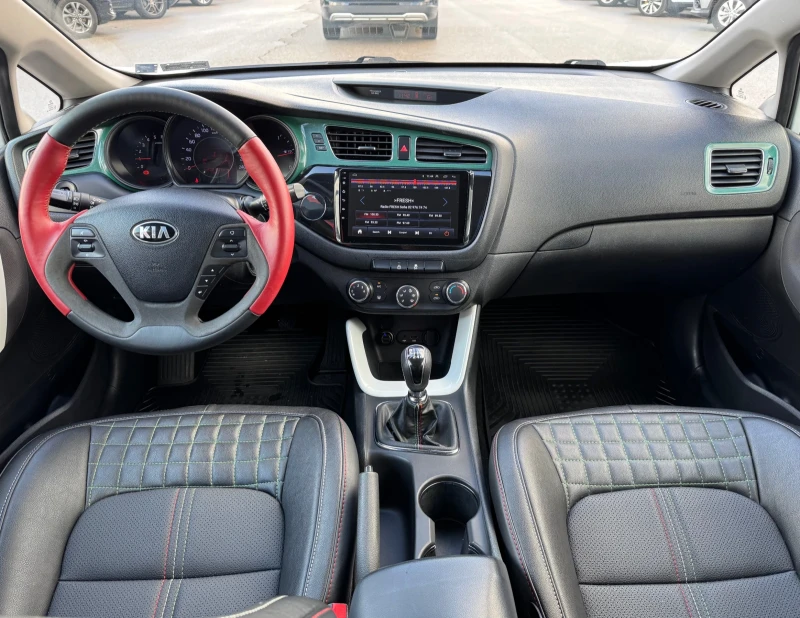 Kia Ceed 1.4CRDI-NAVI-CAMERA-ПОРЪЧКОВ САЛОН, снимка 11 - Автомобили и джипове - 48296934