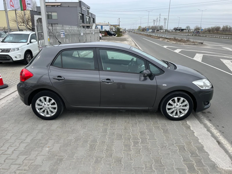 Toyota Auris 1.6 i 124k.c, снимка 4 - Автомобили и джипове - 49467938