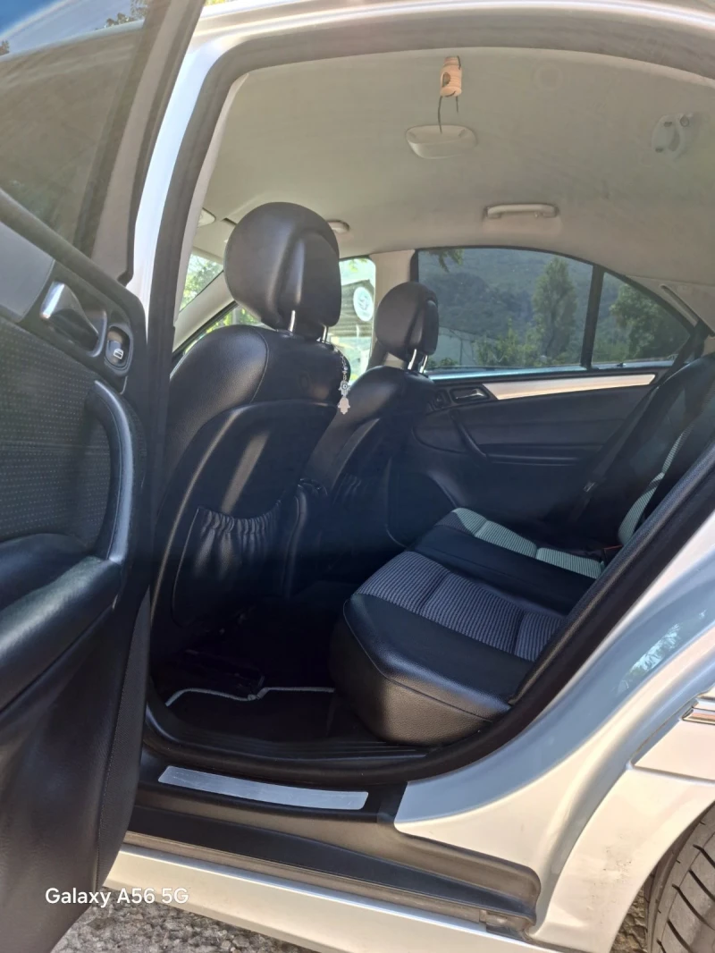 Mercedes-Benz C 220 SPORT EDITION, снимка 7 - Автомобили и джипове - 51431534