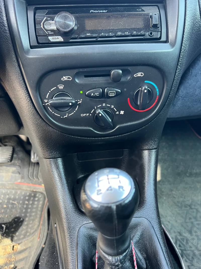 Peugeot 206 1.4i, снимка 8 - Автомобили и джипове - 51670895