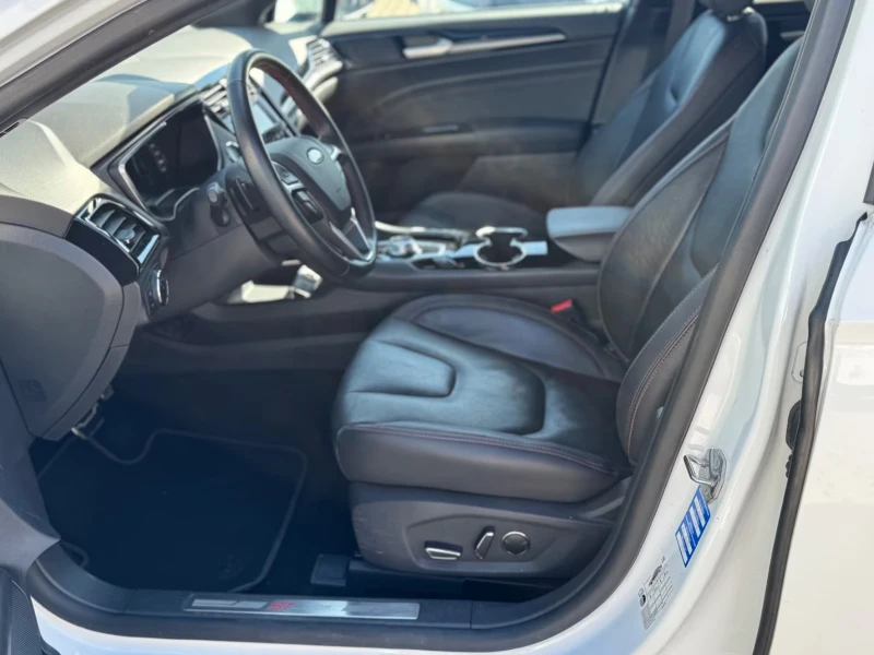 Ford Mondeo ST-LINE/190HP/CAM/AHK/MEMO/NAVI/KLESS/CARPLAY/PR, снимка 9 - Автомобили и джипове - 51732696