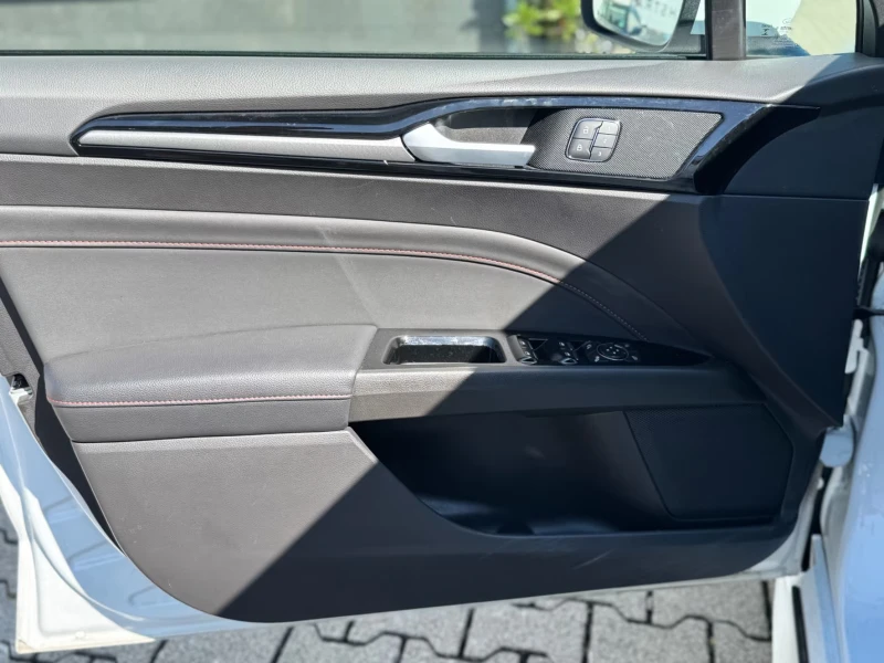 Ford Mondeo ST-LINE/190HP/CAM/AHK/MEMO/NAVI/KLESS/CARPLAY/PR, снимка 11 - Автомобили и джипове - 51732696