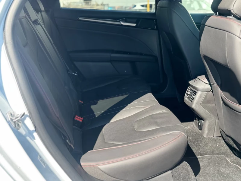 Ford Mondeo ST-LINE/190HP/CAM/AHK/MEMO/NAVI/KLESS/CARPLAY/PR, снимка 15 - Автомобили и джипове - 51732696