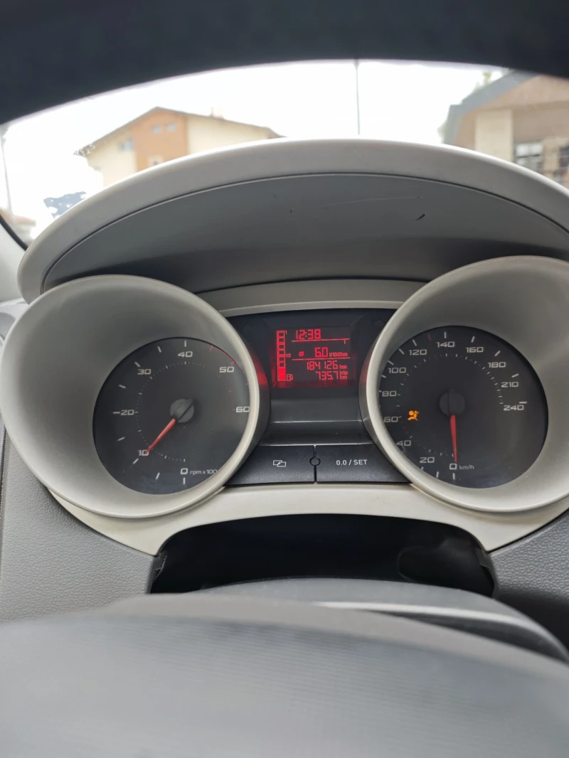 Seat Ibiza, снимка 6 - Автомобили и джипове - 51855836