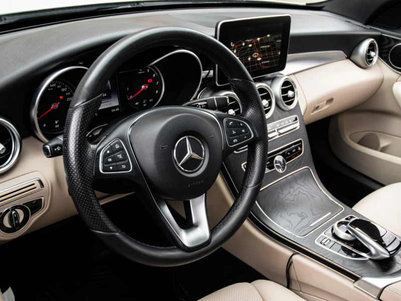 Mercedes-Benz C 300 4Matic / AMG / SPORT / PANO, снимка 8 - Автомобили и джипове - 52749480