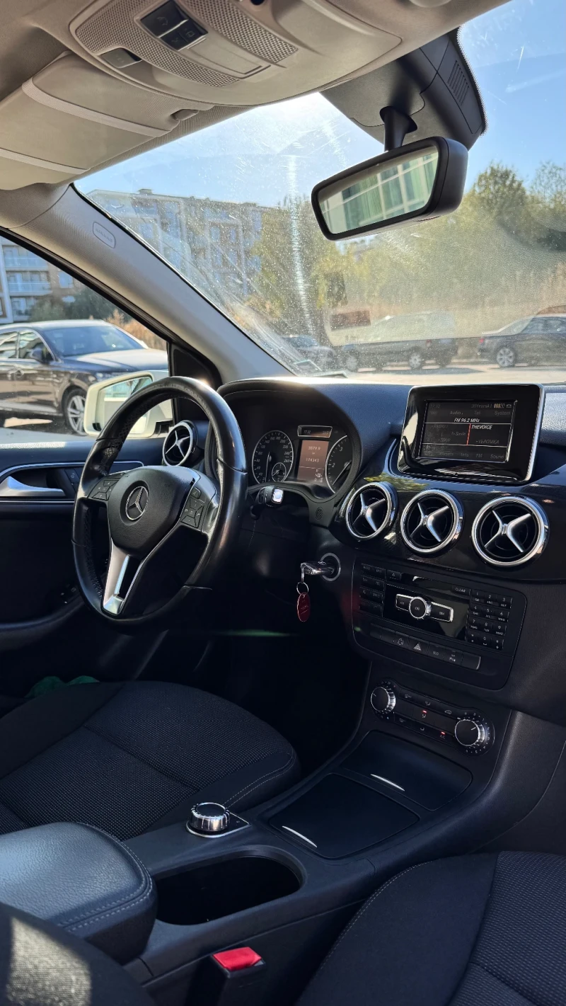 Mercedes-Benz B 180, снимка 2 - Автомобили и джипове - 52678184