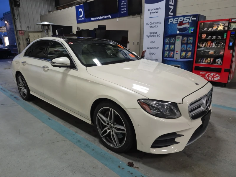 Mercedes-Benz E 300 AMG LINE/FULL DIGITAL/PANO/BURMESTER