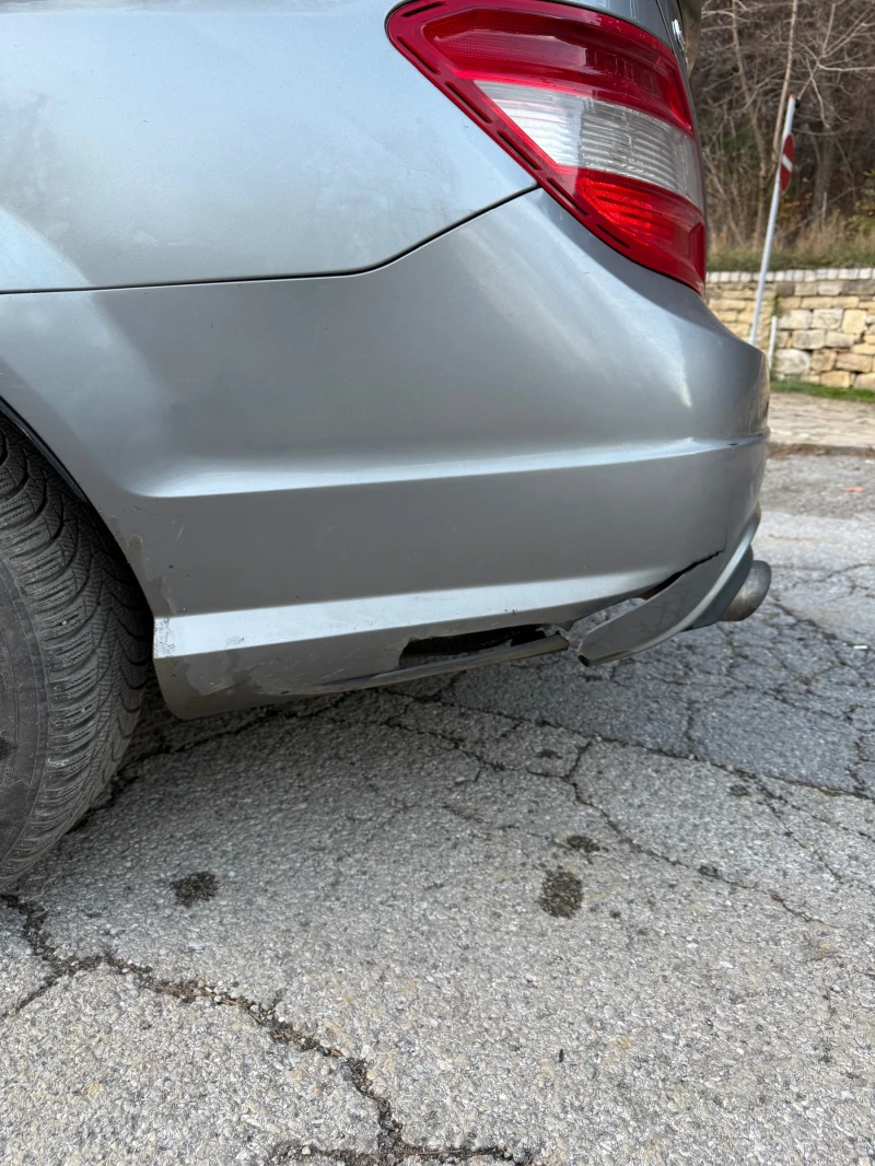 Mercedes-Benz C 220, снимка 9 - Автомобили и джипове - 52806135