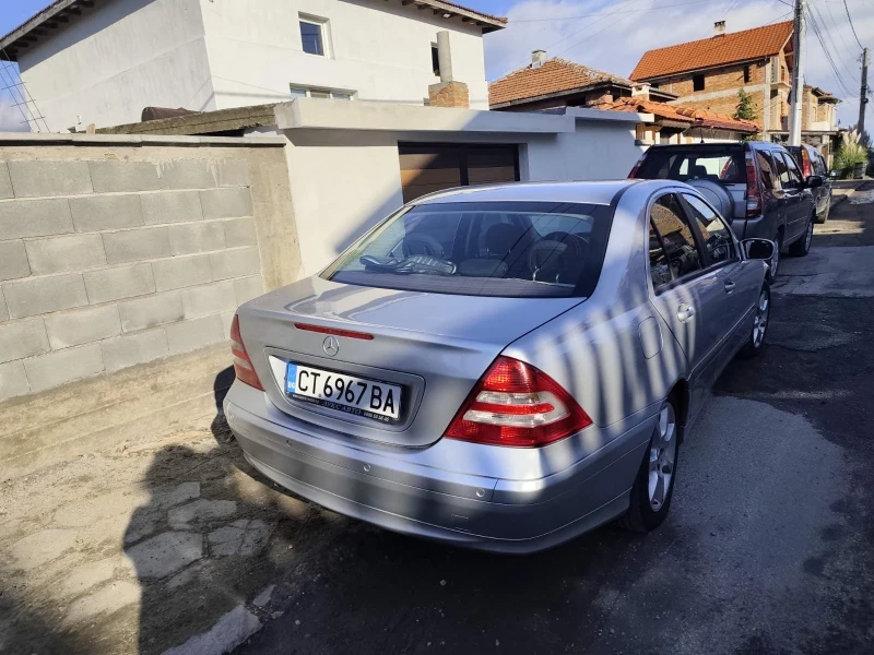 Mercedes-Benz C 220 2.2 CDI, снимка 3 - Автомобили и джипове - 52930790