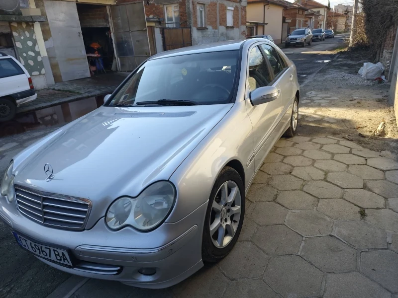 Mercedes-Benz C 220 2.2 CDI, снимка 2 - Автомобили и джипове - 52930790