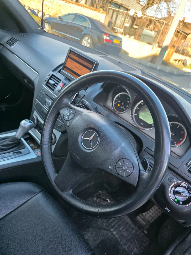 Mercedes-Benz C 320, снимка 7 - Автомобили и джипове - 53065871