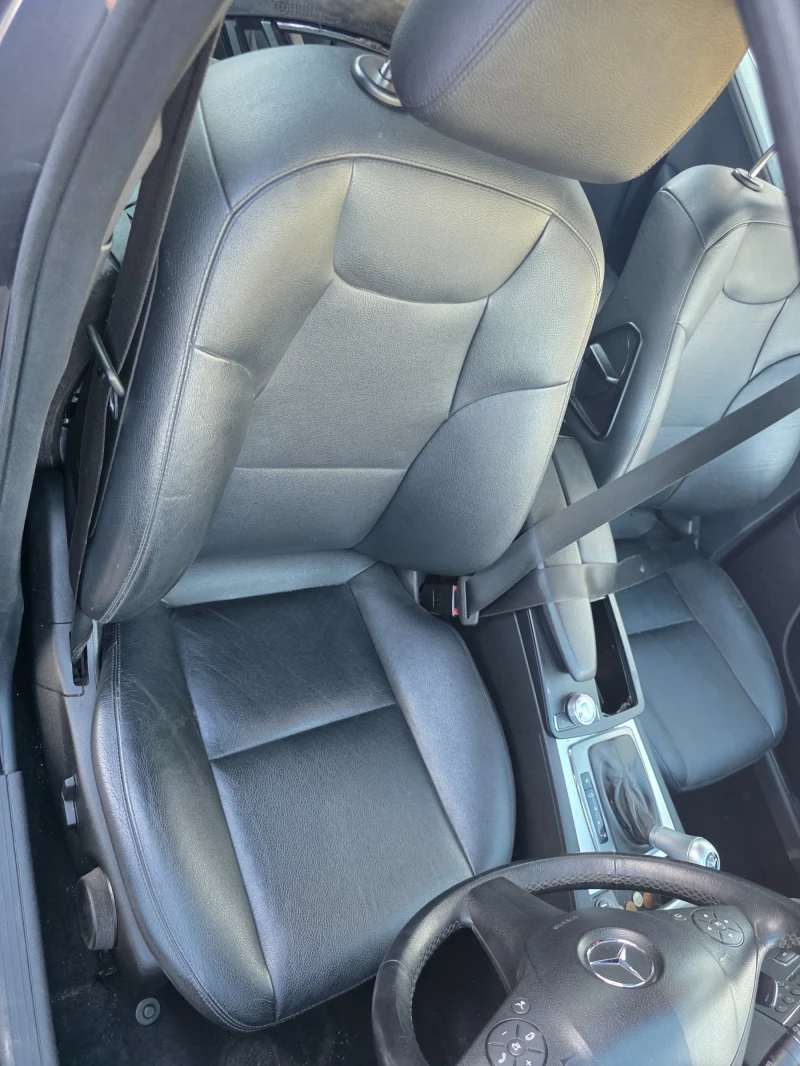 Mercedes-Benz C 320, снимка 5 - Автомобили и джипове - 53065871