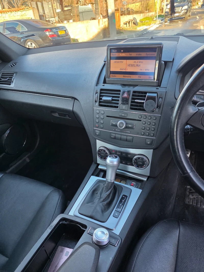 Mercedes-Benz C 320, снимка 6 - Автомобили и джипове - 53065871
