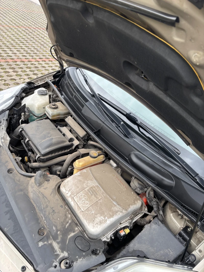 Toyota Prius 1.5 Hybrid, снимка 11 - Автомобили и джипове - 53391672