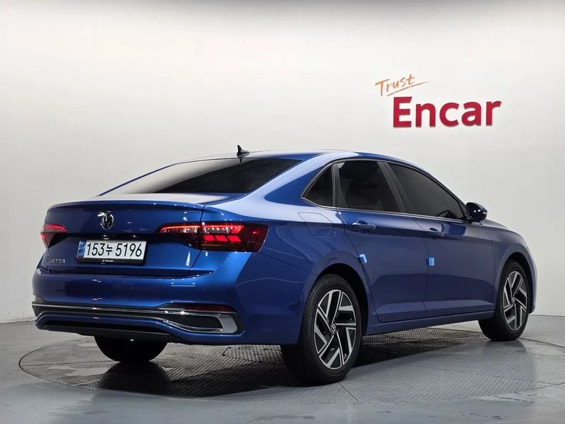 VW Jetta 1.5 TSI Automatic ПОДГРЕВ* ОБДУХВАНЕ* ПАРКТРОНИК, снимка 2 - Автомобили и джипове - 56039287