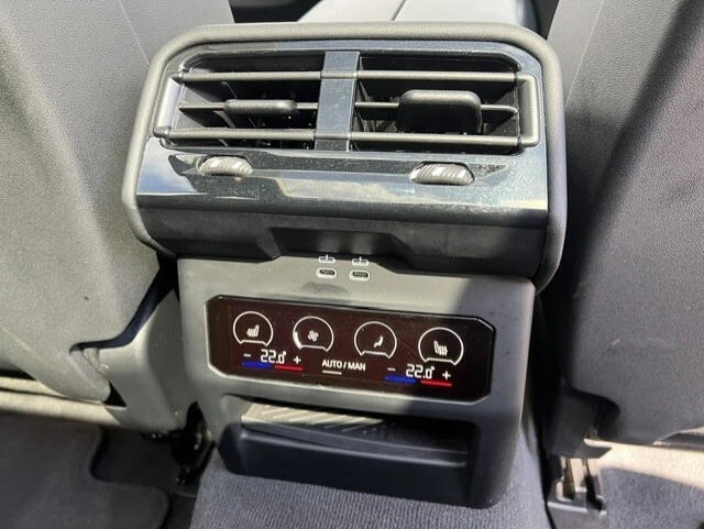BMW i5 Touring 40 M Sport Панорама, снимка 14 - Автомобили и джипове - 56126929