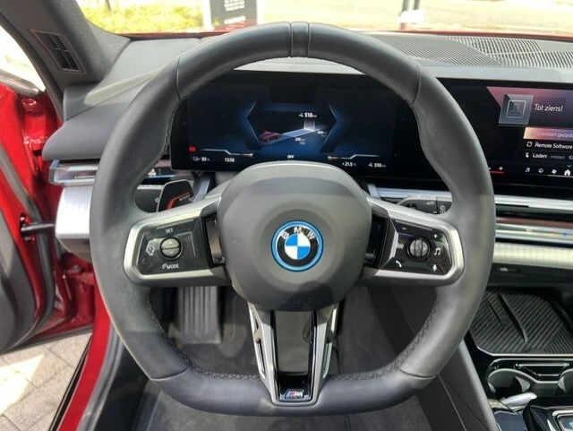 BMW i5 Touring 40 M Sport Панорама, снимка 10 - Автомобили и джипове - 56126929