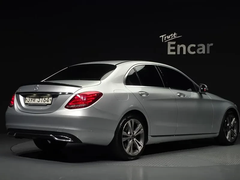 Mercedes-Benz C 200 САМО 30% АВАНС, снимка 3 - Автомобили и джипове - 56251409