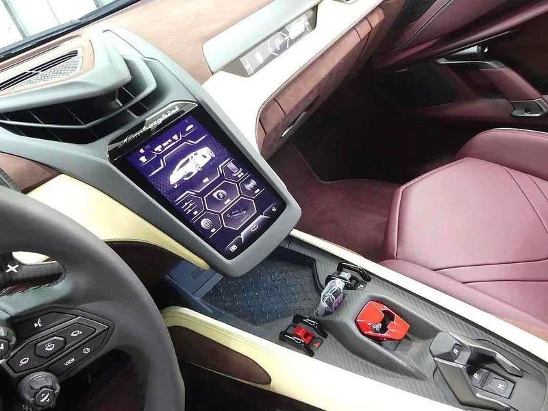 Lamborghini Revuelto 6.5 V12| 1015�.�. | Mobile.bg � ����������� 12