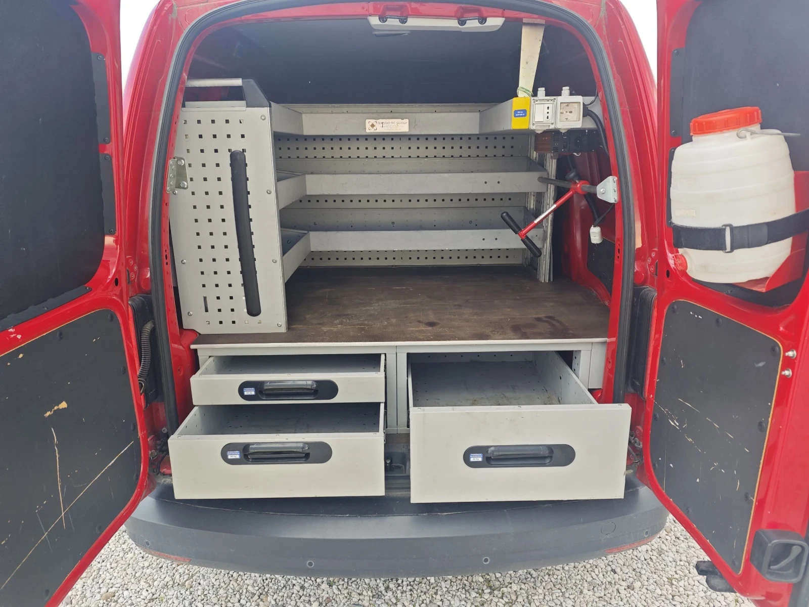 VW Caddy 2.0 ТД 4х4 - изображение 4
