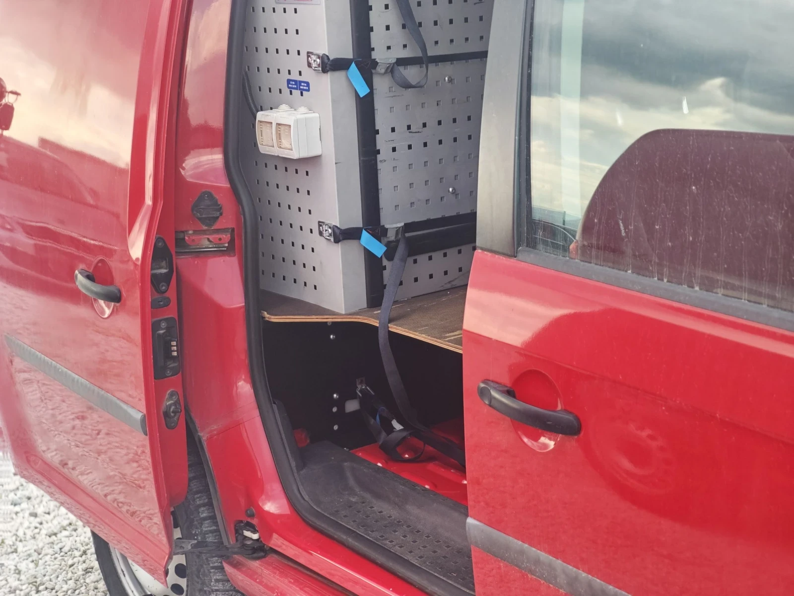 VW Caddy 2.0 ТД 4х4 - изображение 9