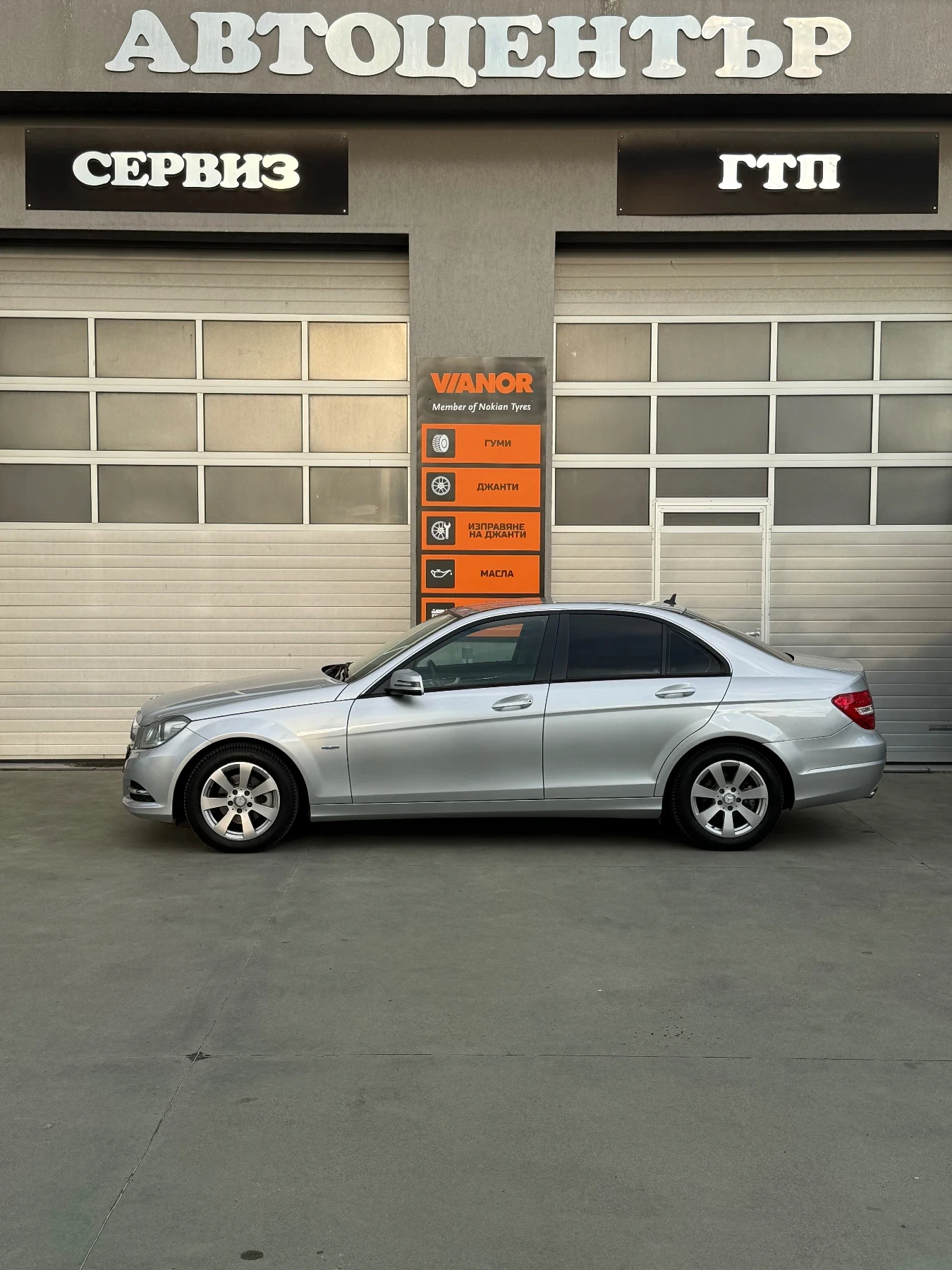 Mercedes-Benz C 200  - изображение 6