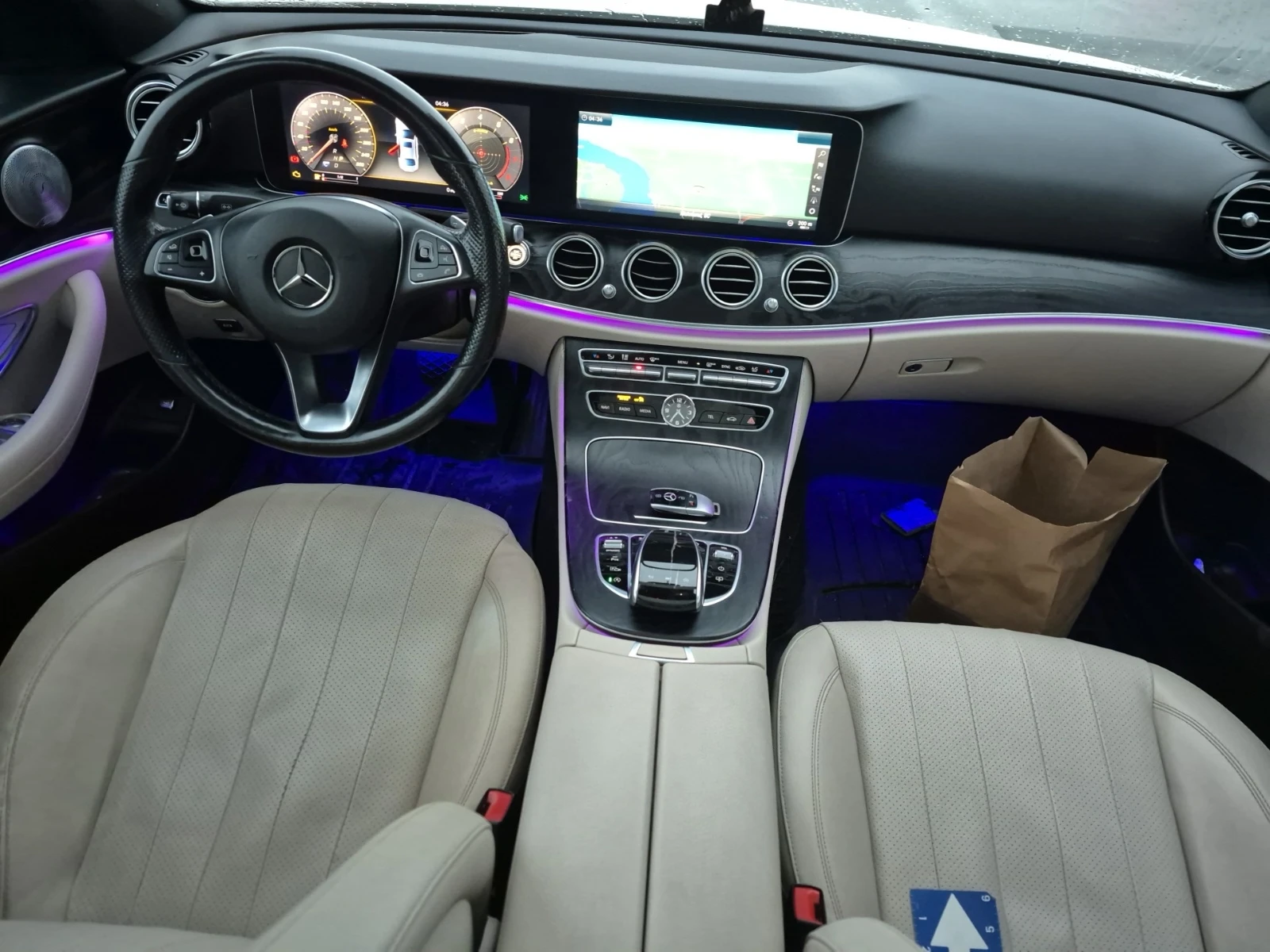 Mercedes-Benz E 300 AMG LINE/FULL DIGITAL/PANO/BURMESTER - изображение 9