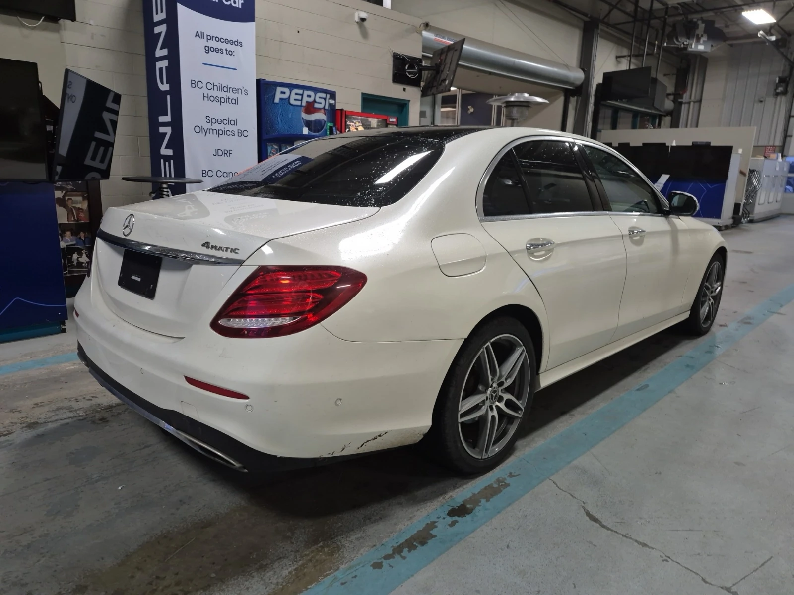 Mercedes-Benz E 300 AMG LINE/FULL DIGITAL/PANO/BURMESTER - изображение 3