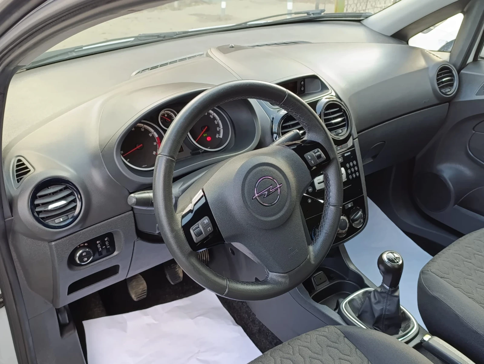 Opel Corsa 1.2i Газ/ Бензин - изображение 7