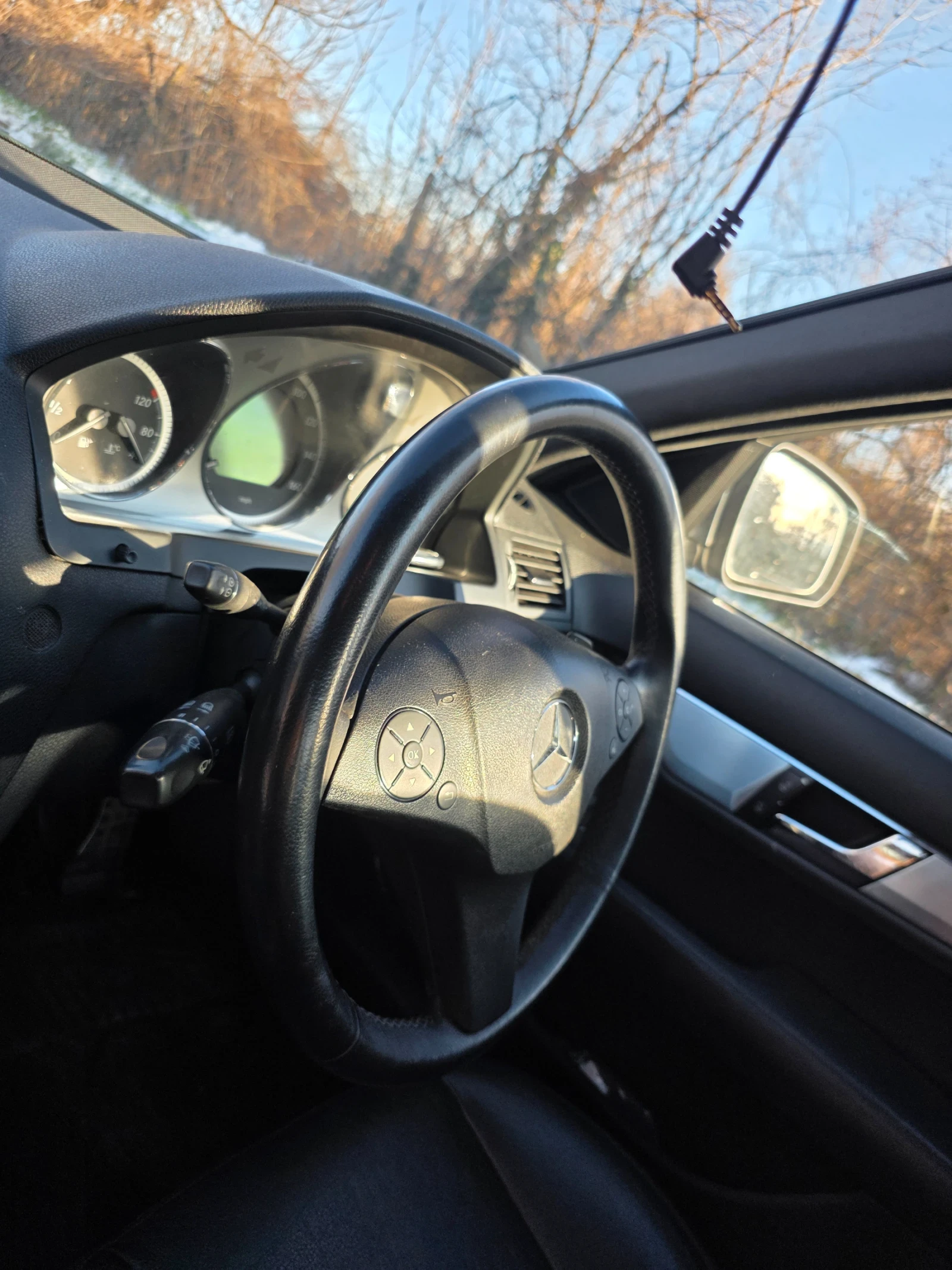 Mercedes-Benz C 320  - изображение 9