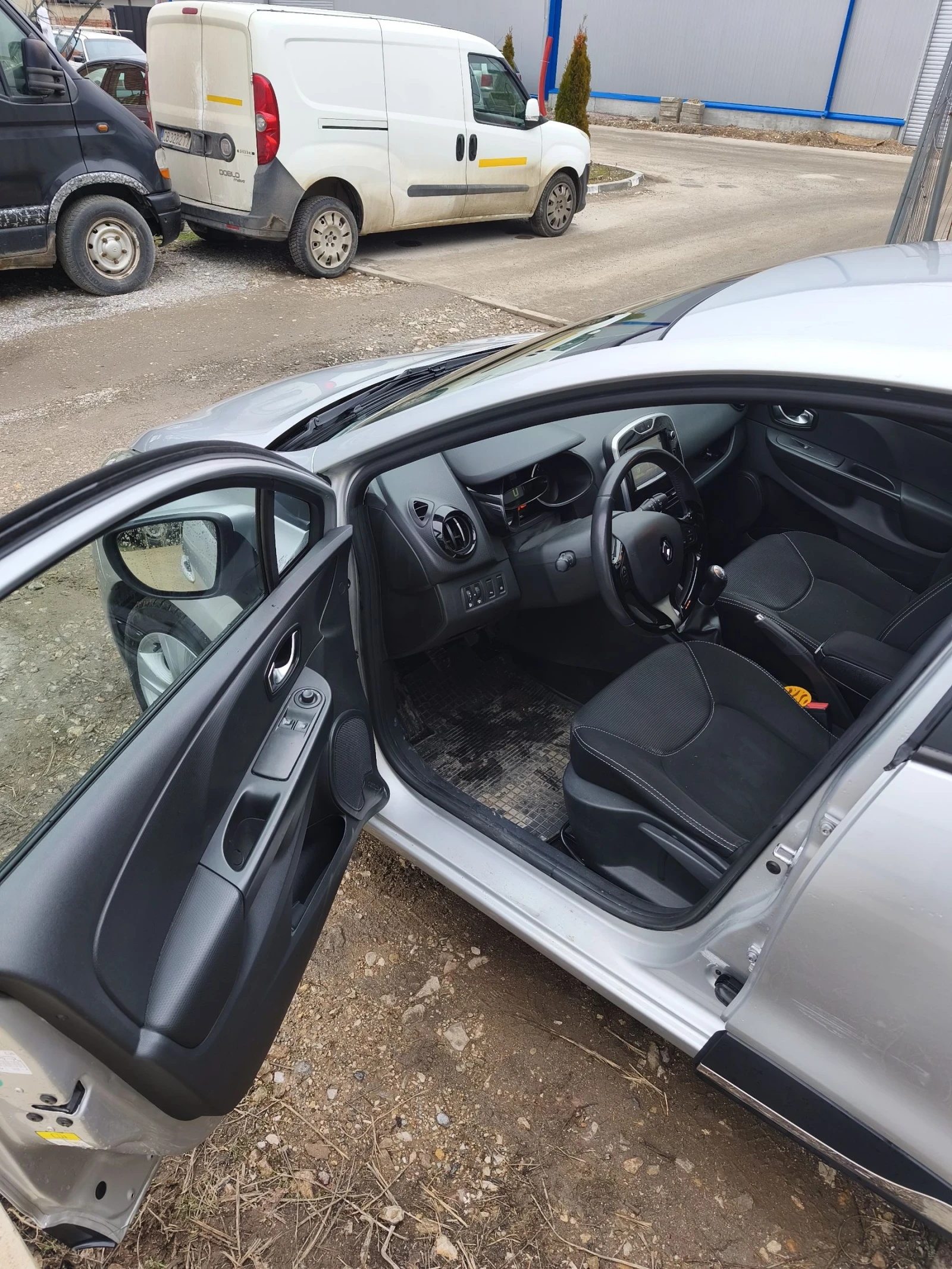 Renault Clio, снимка 9 - Автомобили и джипове - 53619178