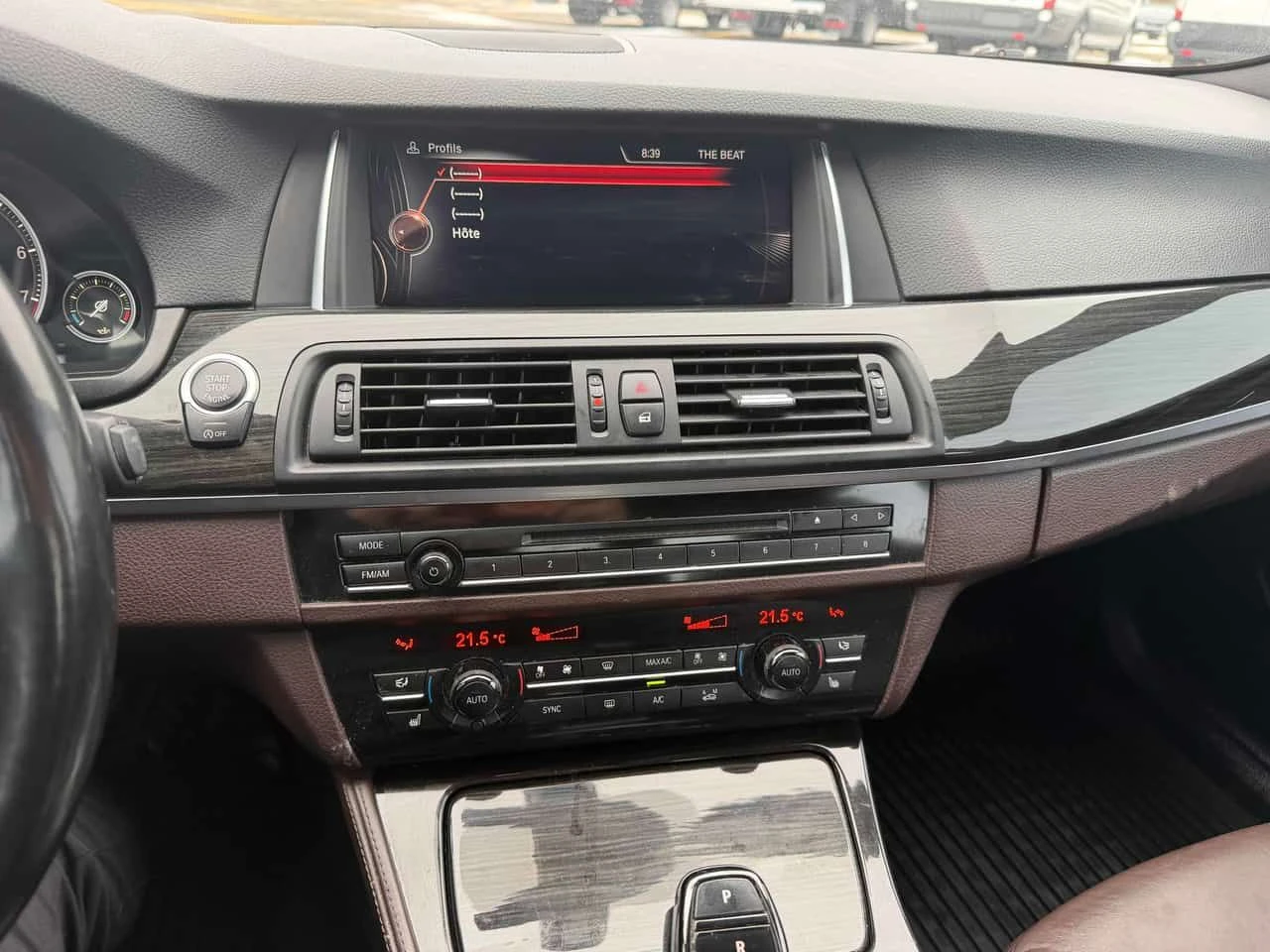 BMW 535 * 535i xDrive * CARFAX * БЕЗ ПЪРВОНАЧАЛНА ВНОСКА, снимка 8 - Автомобили и джипове - 53800023