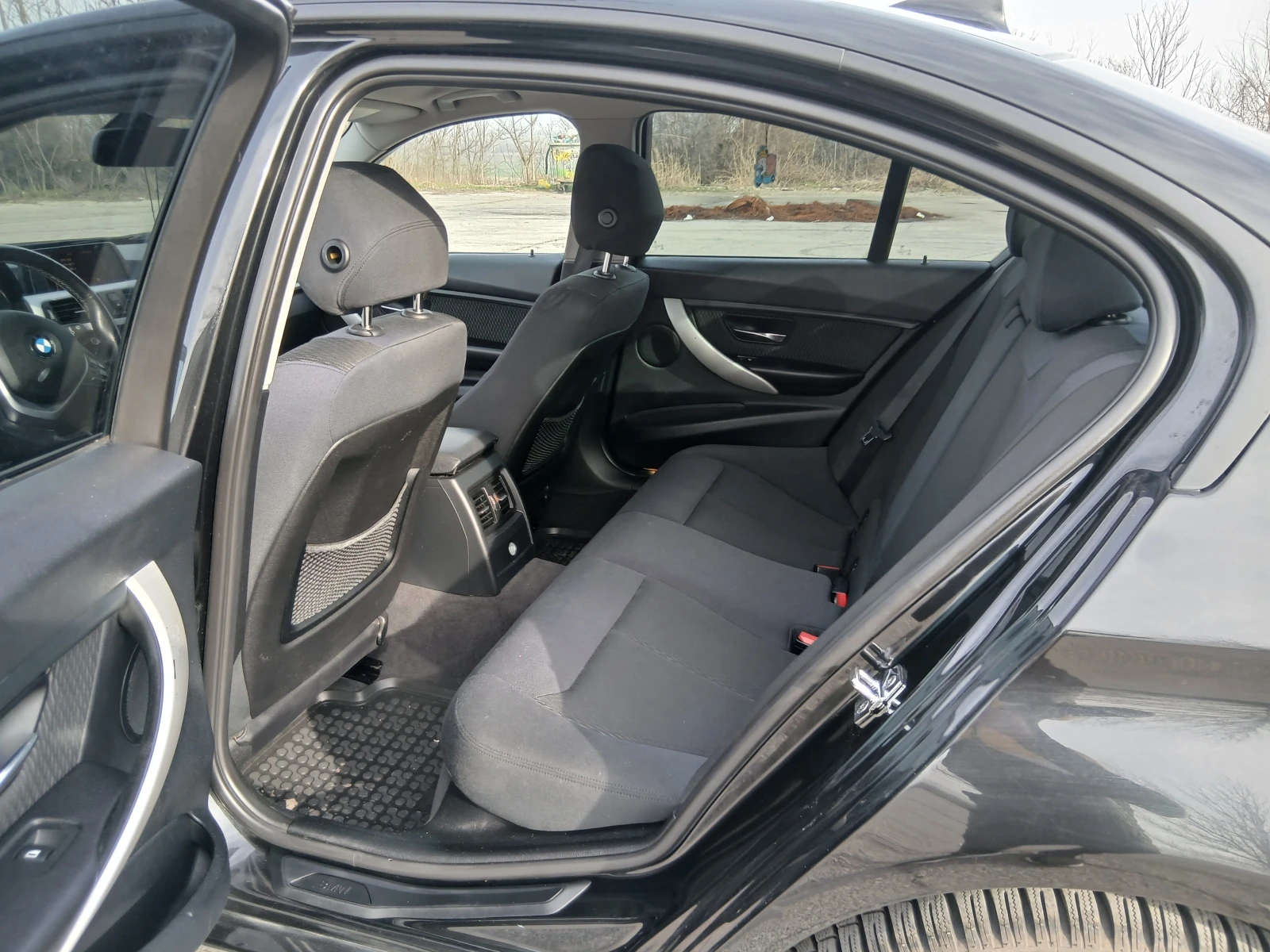 BMW 318, снимка 8 - Автомобили и джипове - 53911103