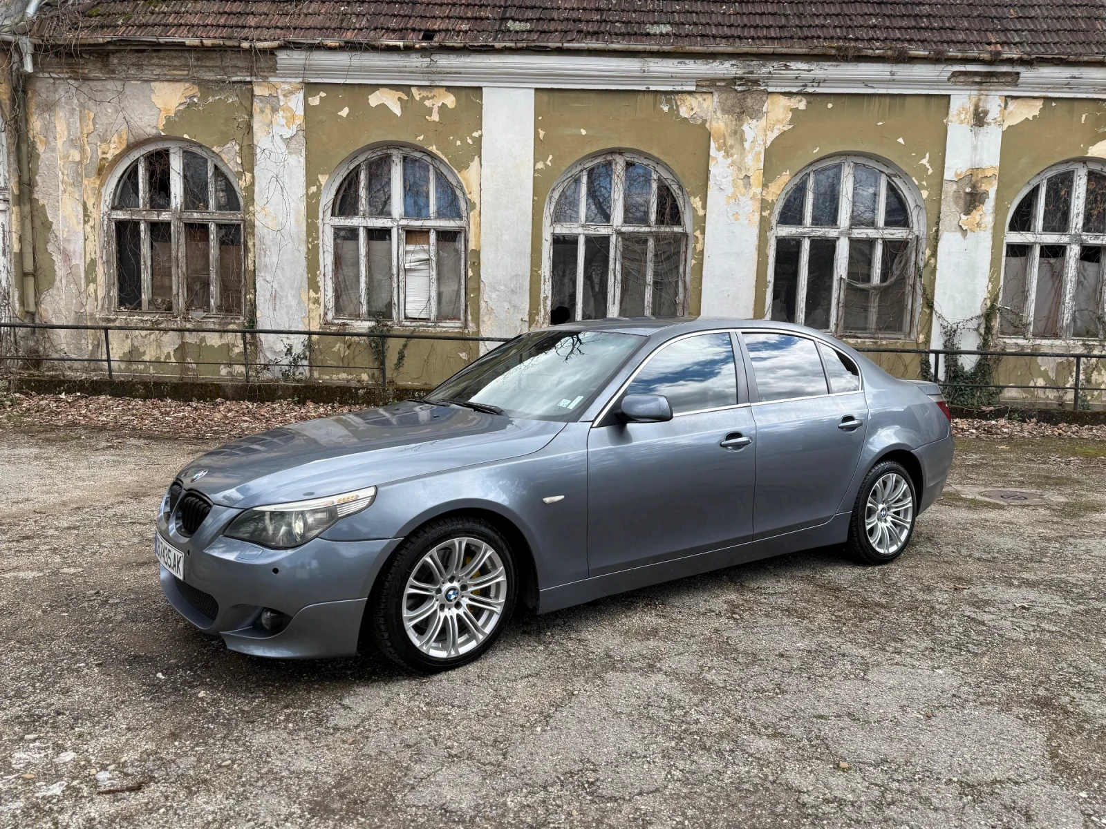 BMW 530, снимка 3 - Автомобили и джипове - 54007076