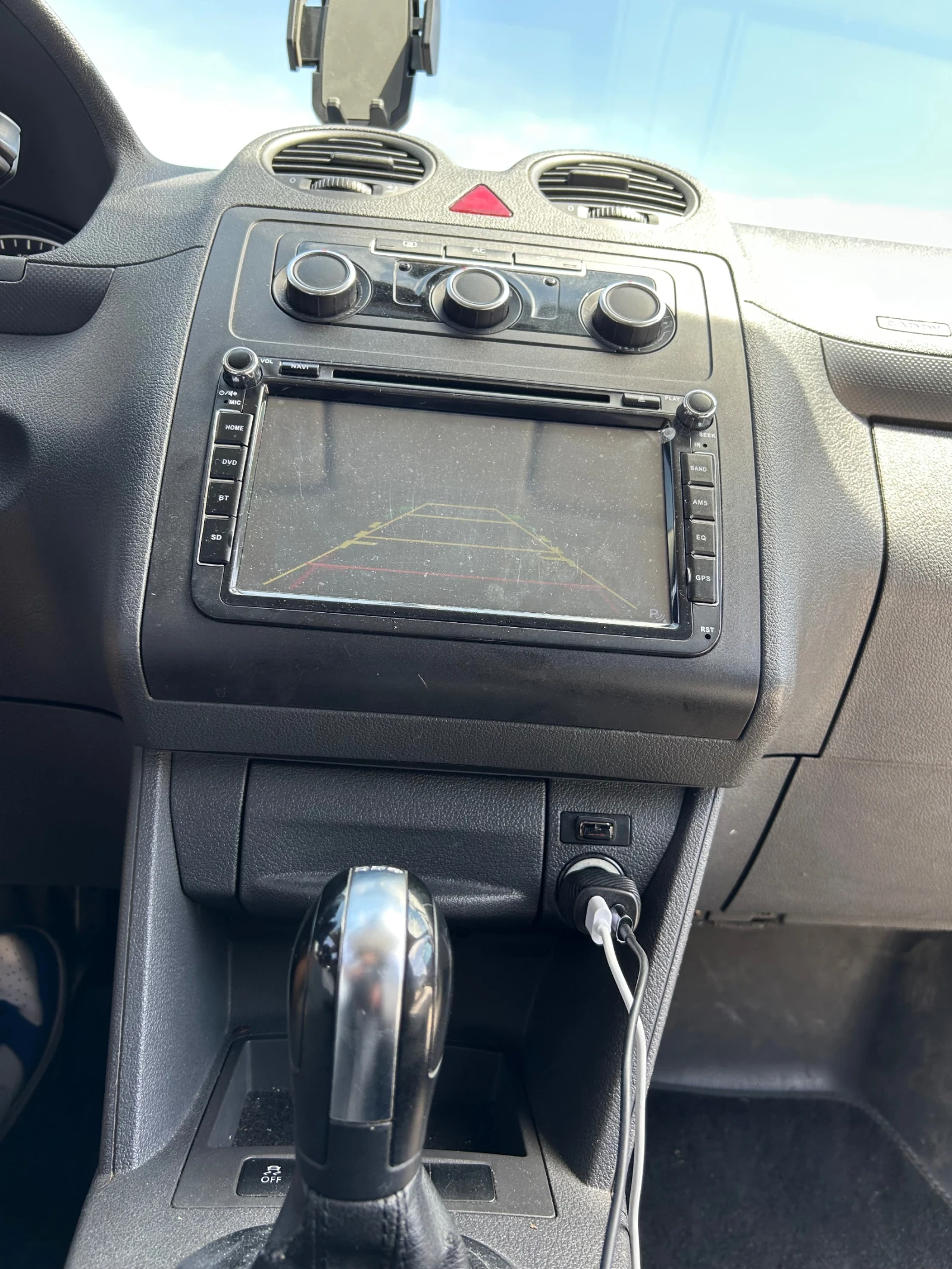 VW Caddy, снимка 12 - Автомобили и джипове - 54218526