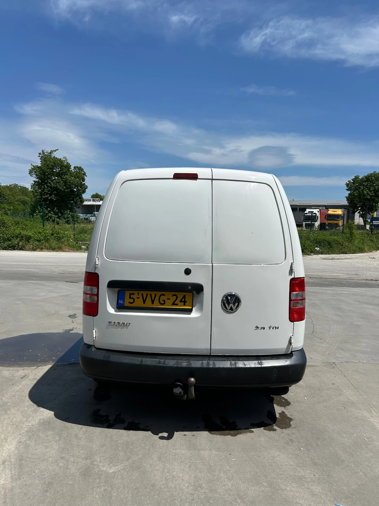 VW Caddy, снимка 6 - Автомобили и джипове - 54218526