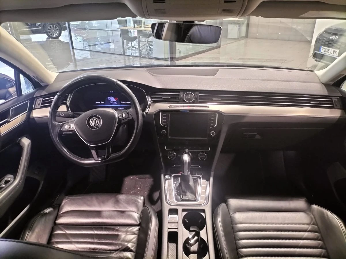 VW Passat  2.0TDI HIGHLINE VIRTUAL DISTRONIC, снимка 2 - Автомобили и джипове - 55407419
