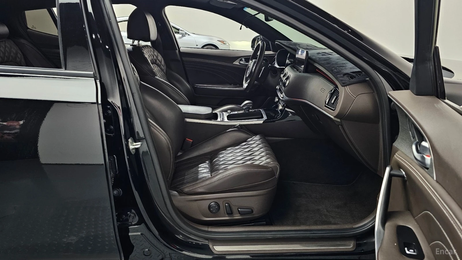 Kia Stinger 3.3 AWD GT | 360| HUD| VENTED S| BL SP| LANE AS | Mobile.bg � ����������� 11