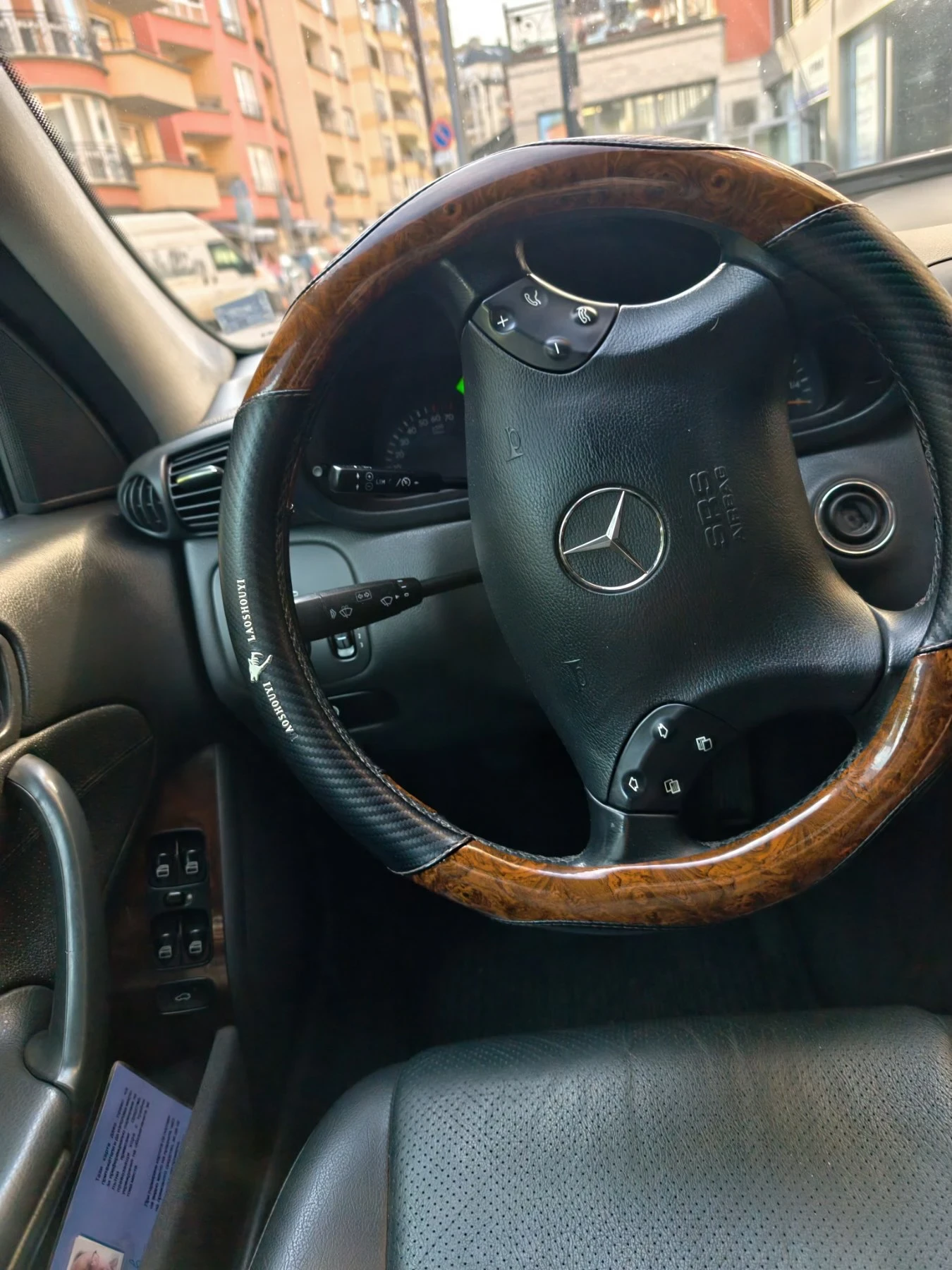 Mercedes-Benz C 200, снимка 14 - Автомобили и джипове - 56346683