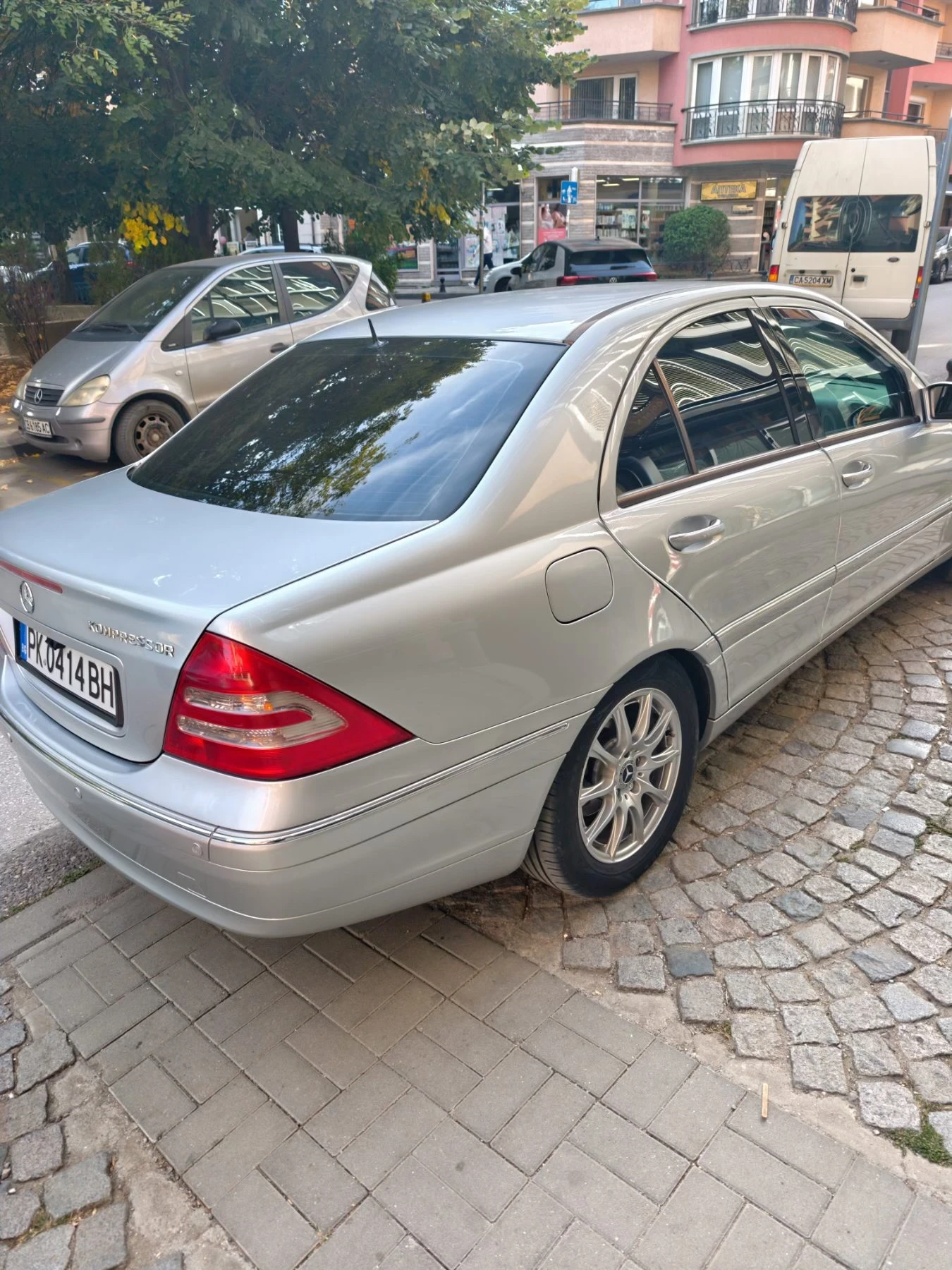 Mercedes-Benz C 200, снимка 2 - Автомобили и джипове - 56346683