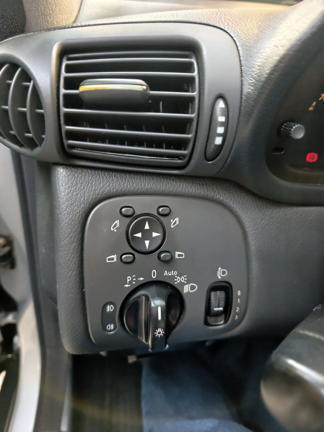 Mercedes-Benz C 200, снимка 15 - Автомобили и джипове - 56346683