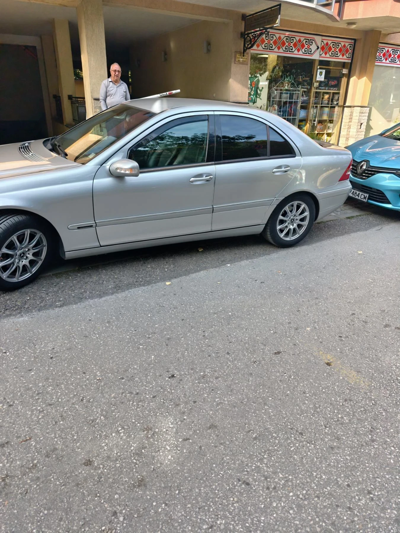 Mercedes-Benz C 200, снимка 4 - Автомобили и джипове - 56346683